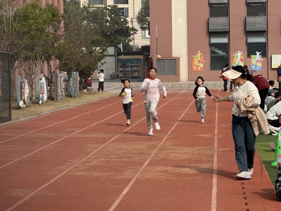 fec01137-fb85-4f2d-a0d4-23b7d11589b0